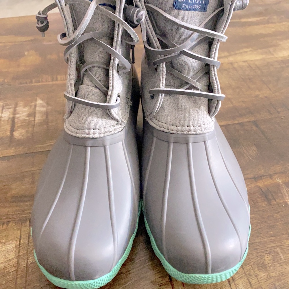 Gray with a light blue trim…